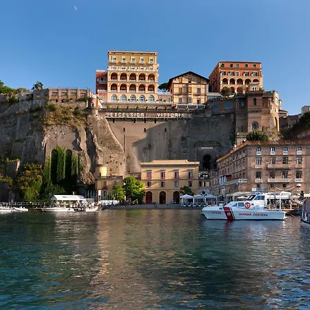 Marina Piccola 73 Bed & Breakfast 4*