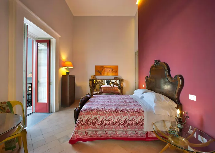 לינה וארוחת בוקר Marina Piccola 73 4*