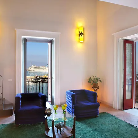 Marina Piccola 73 Bed & Breakfast 4*