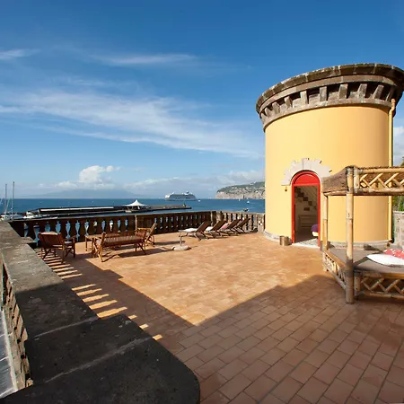 Marina Piccola 73 Bed & Breakfast 4*