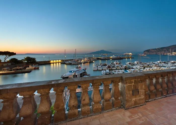 マリナ ピッコーラ 73 4* ソレント